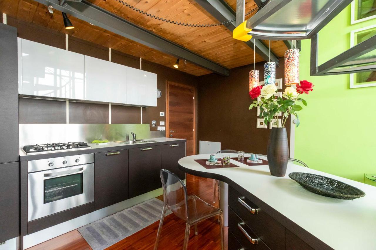 Dora Riverside Modern Apartment With Private Parking Turin Exterior photo